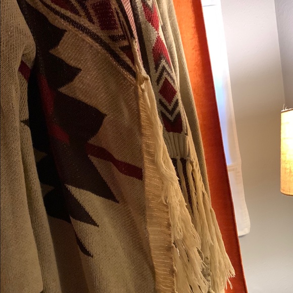 Women’s Cozy Soft Western / Boho Patterned Cardigan with Fringe sz L - Picture 6 of 7